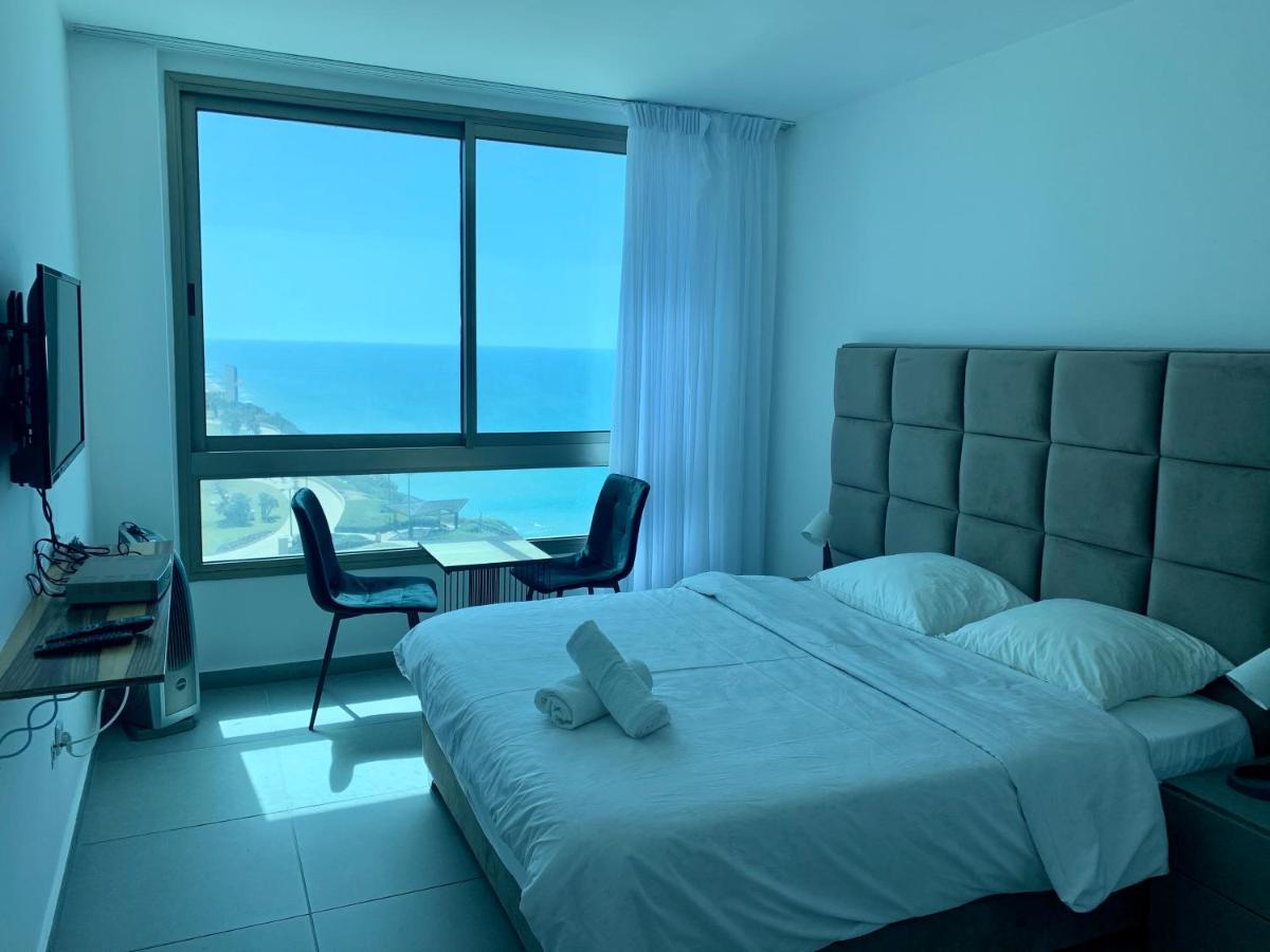 C Tower Apartments Netanya Bagian luar foto