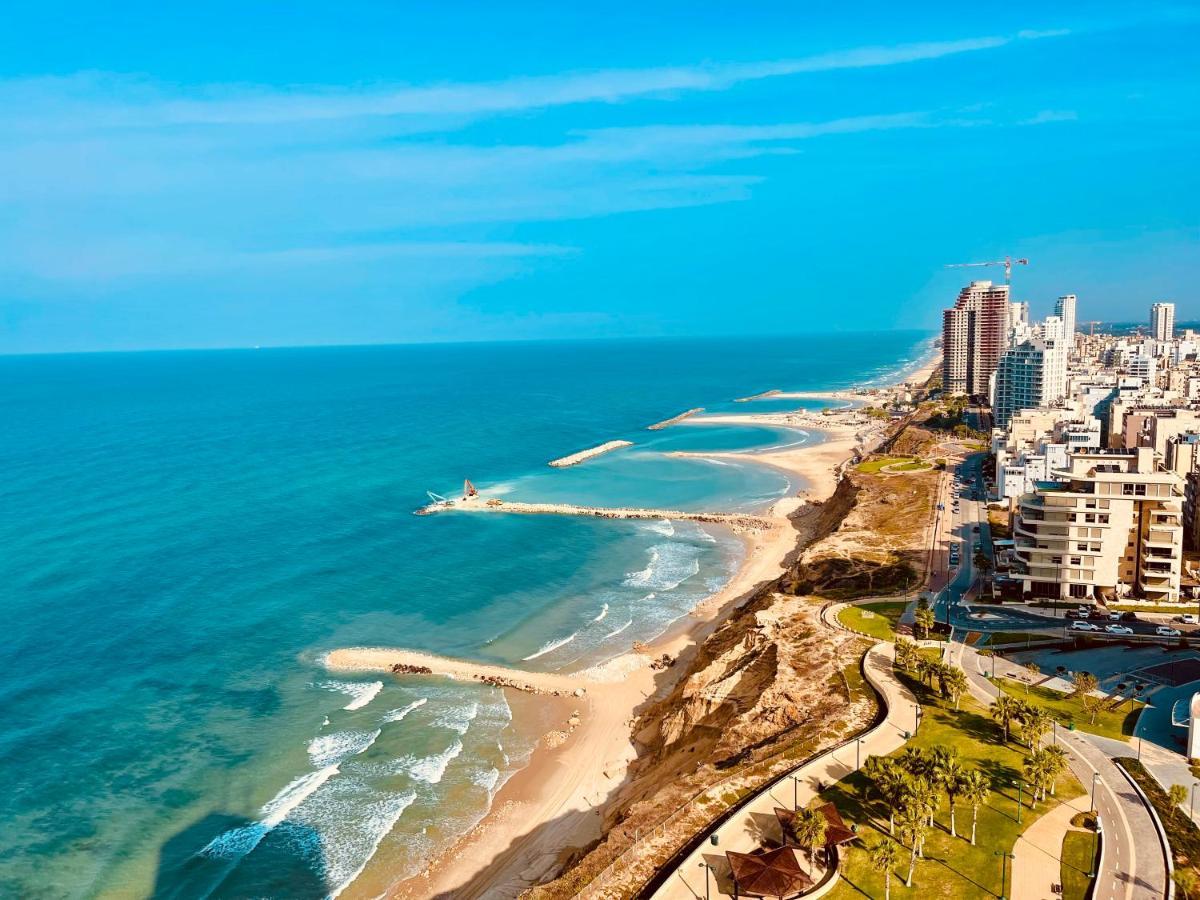 C Tower Apartments Netanya Bagian luar foto