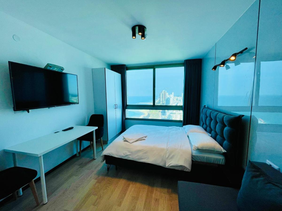 C Tower Apartments Netanya Bagian luar foto