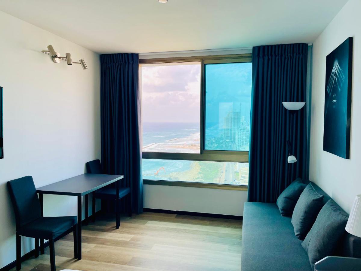 C Tower Apartments Netanya Bagian luar foto