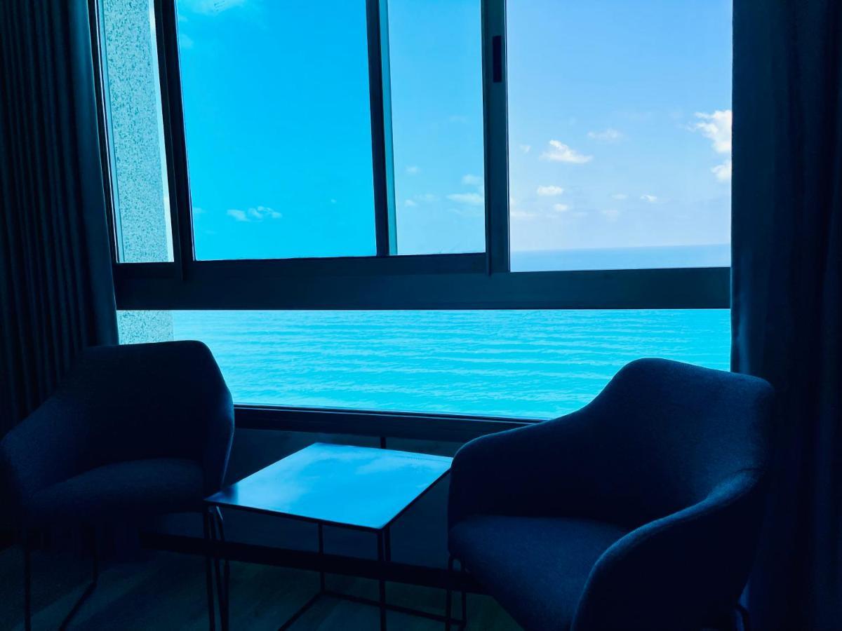 C Tower Apartments Netanya Bagian luar foto