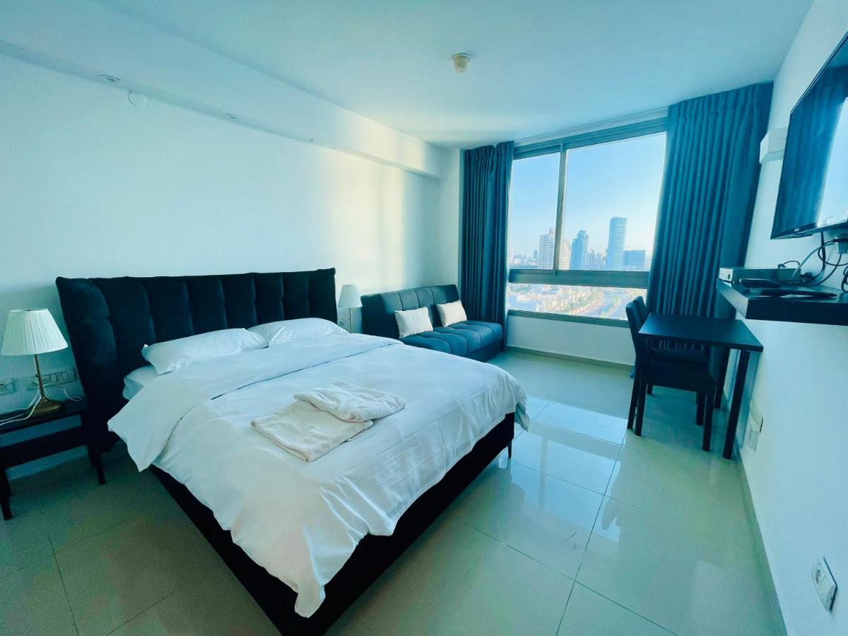 C Tower Apartments Netanya Bagian luar foto