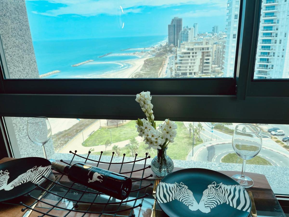 C Tower Apartments Netanya Bagian luar foto
