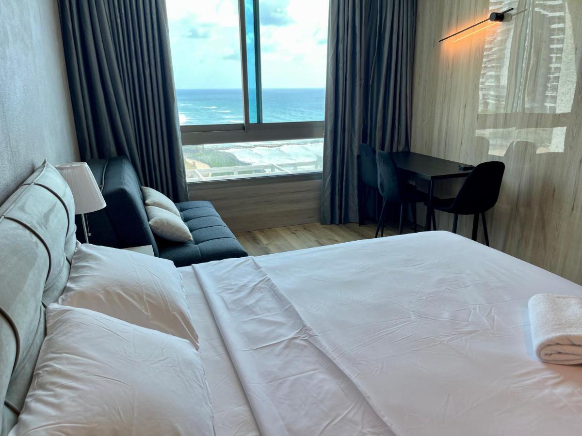 C Tower Apartments Netanya Bagian luar foto