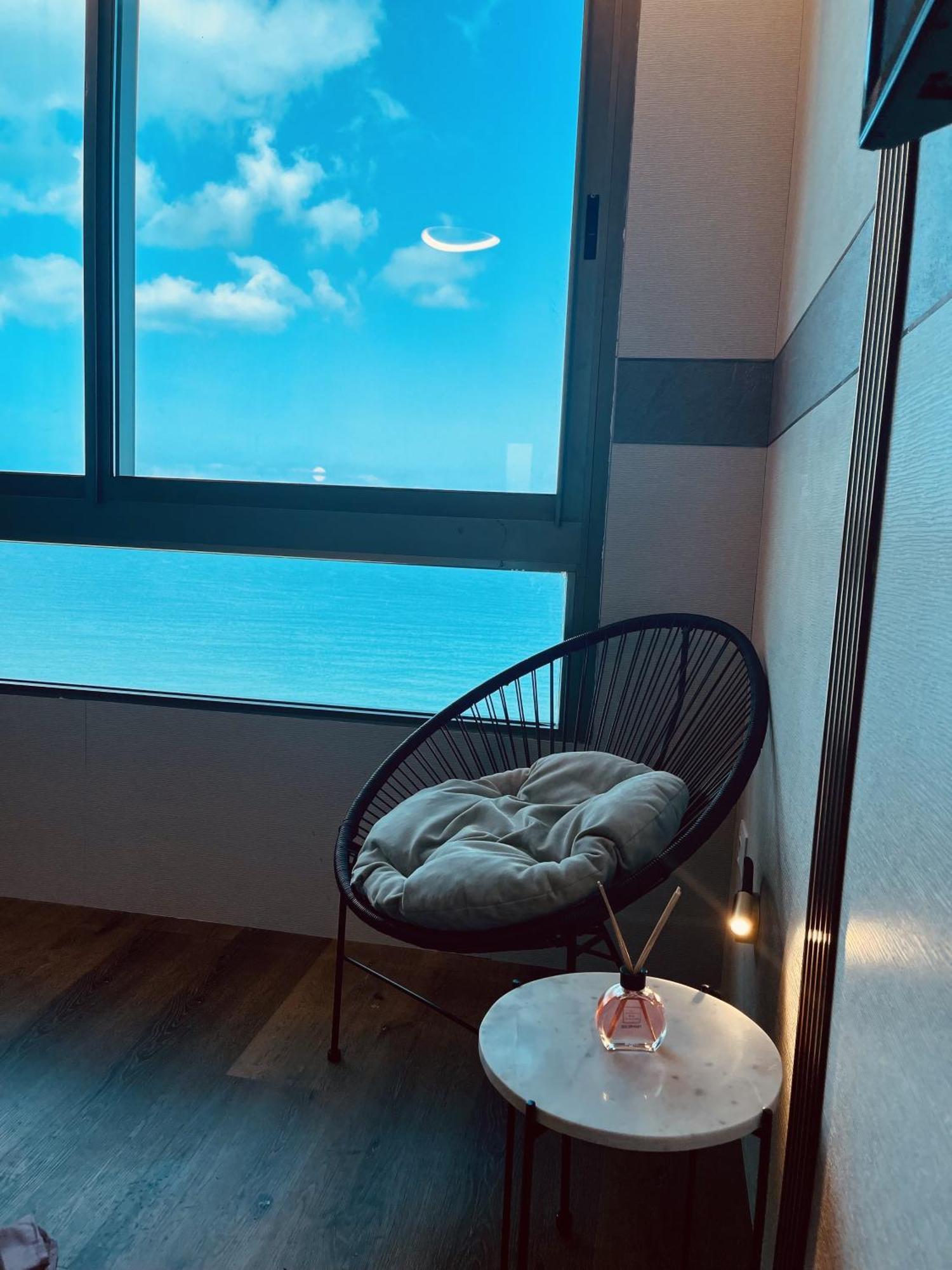 C Tower Apartments Netanya Bagian luar foto